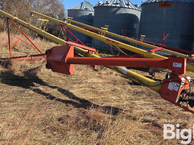 westfield-1060-auger-w/swing-hopper-image-3