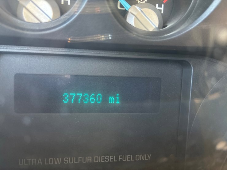 ford-f350-xl-image-3