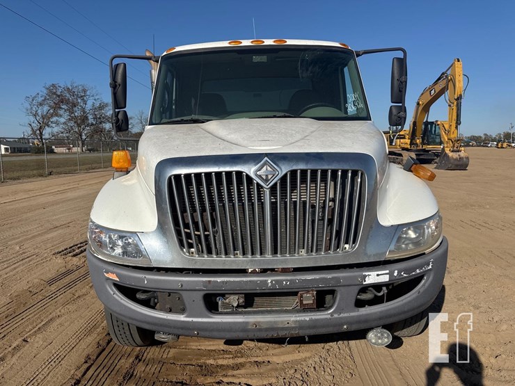 international-durastar-4300-image-7