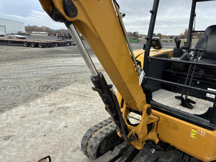 caterpillar-303.5e2-cr-image-20