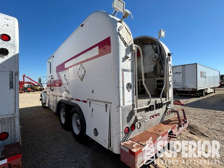 kenworth-t300-image-2