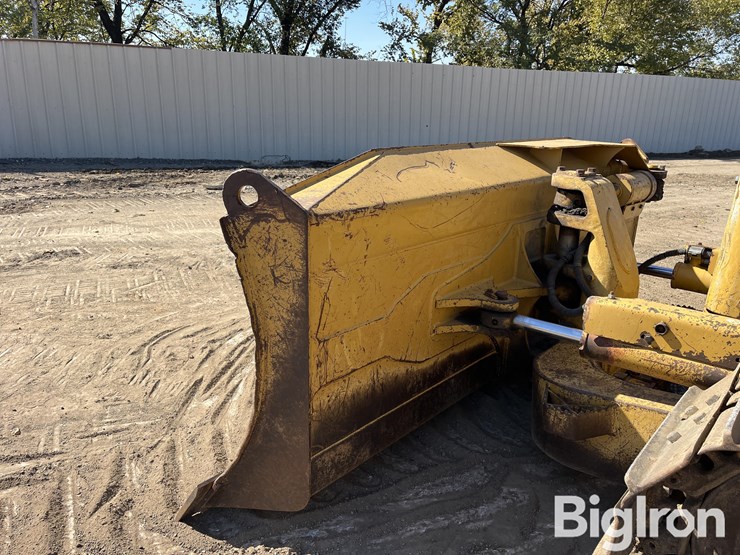 caterpillar-d6n-xl-image-16