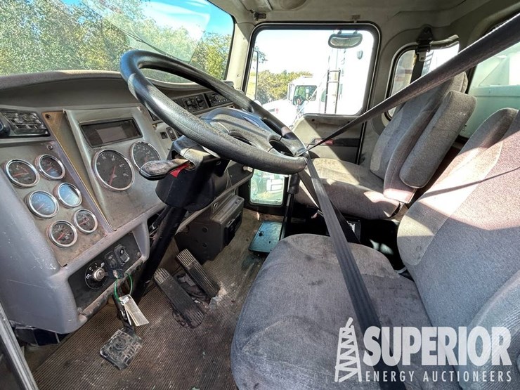 2011-kenworth-t370-image-4