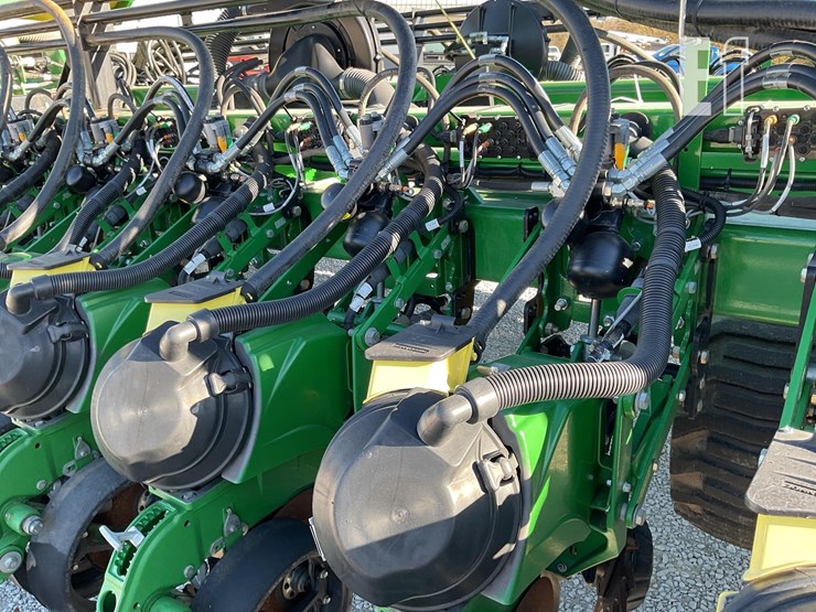 john-deere-db60-image-36