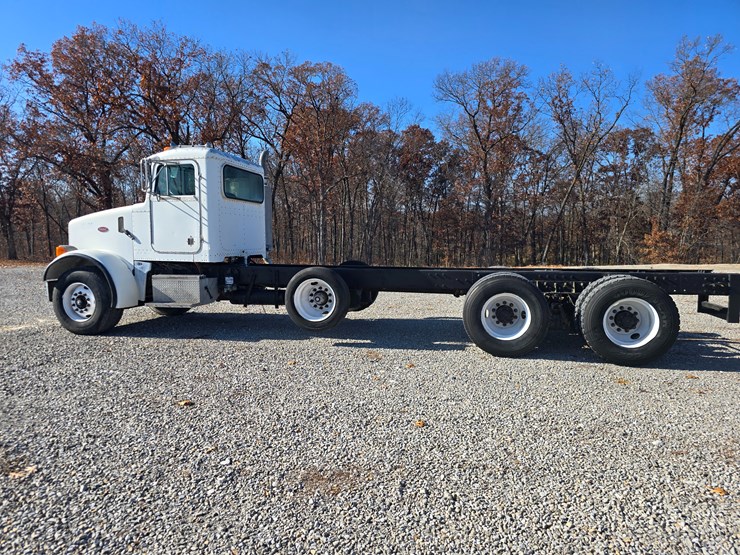 peterbilt-357-image-14