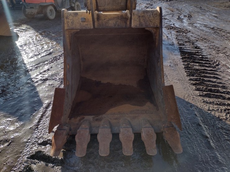 caterpillar-320fl-image-15