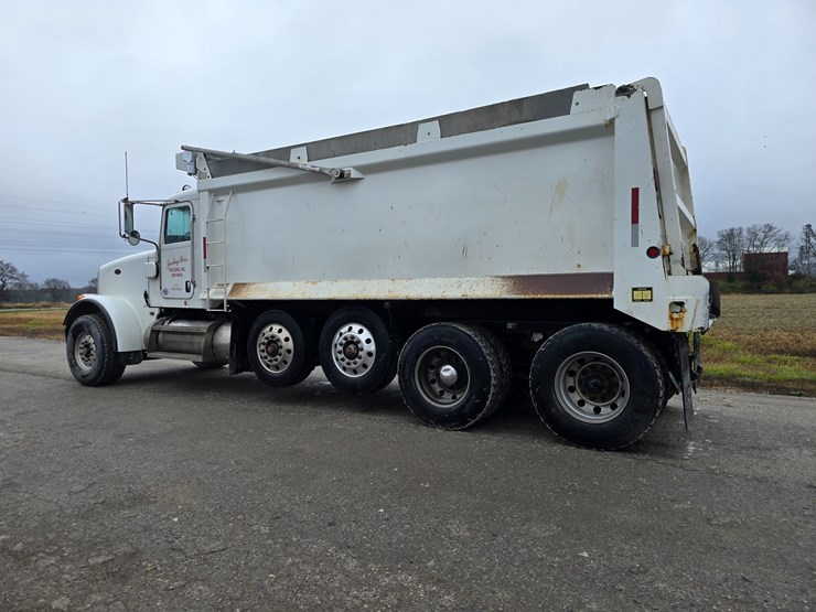 peterbilt-367-image-15