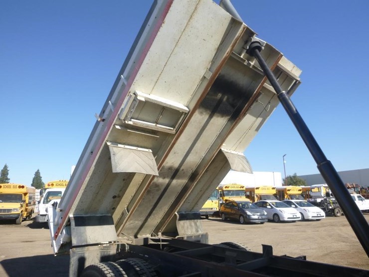 2005-international-durastar-4400-image-10