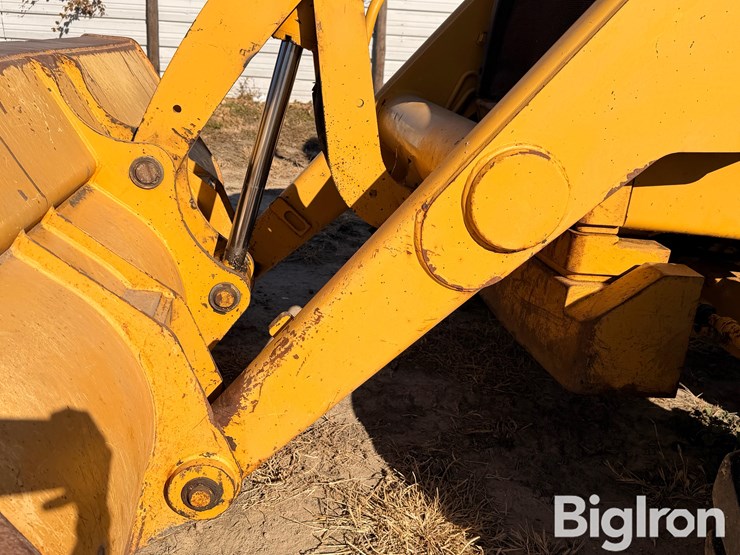 caterpillar-416d-image-16