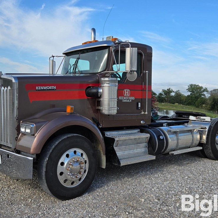 2013 KENWORTH W900