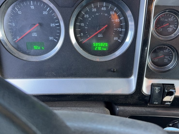 2008-kenworth-t800-image-17