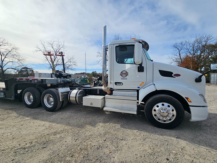 peterbilt-579-image-17