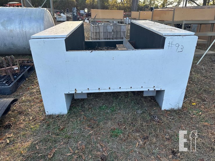 douglas-service-body-for-small-truck-image-1