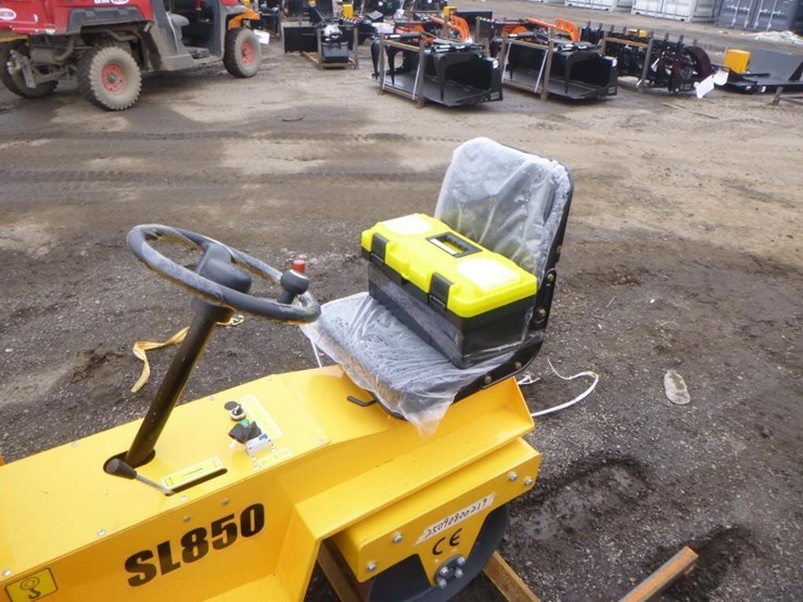 sdlool-sl850-tandem-vibratory-roller-image-16