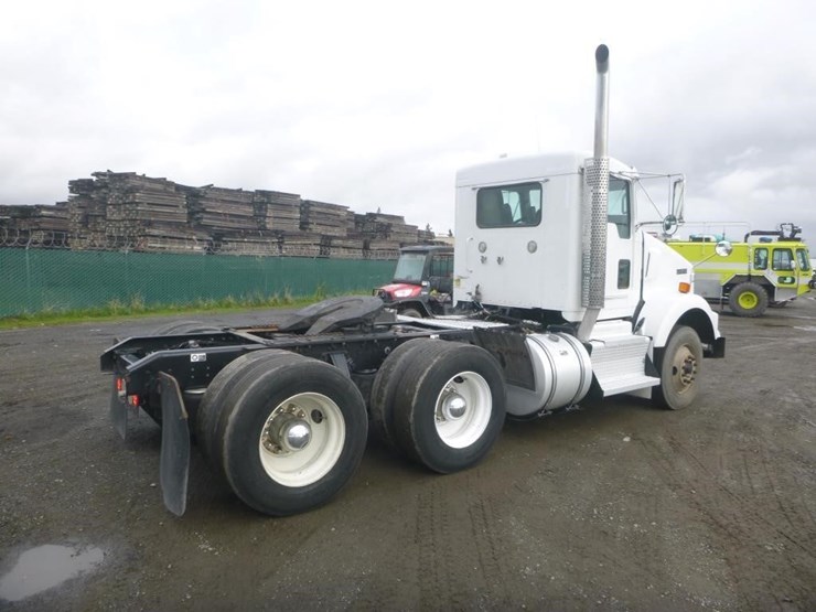 2012-kenworth-t800-image-3