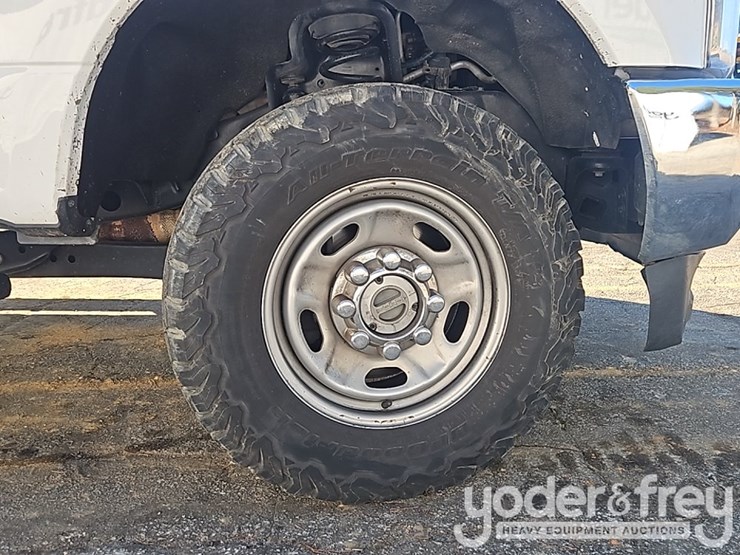 2019-ford-f250-xl-image-11