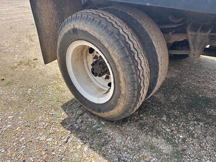 international-4700-image-7