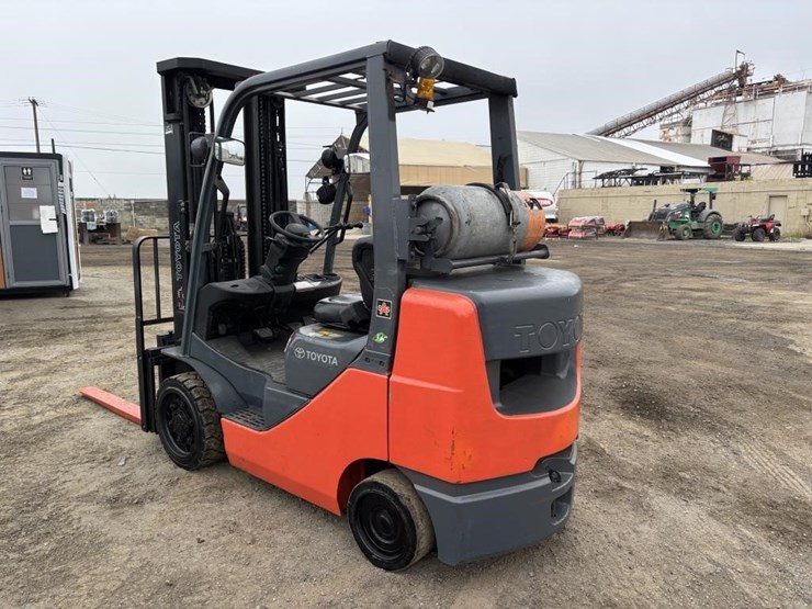 2011-toyota-8fgcu30-image-4