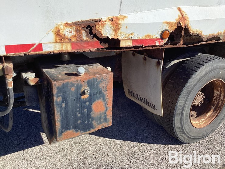 international-4900-image-9