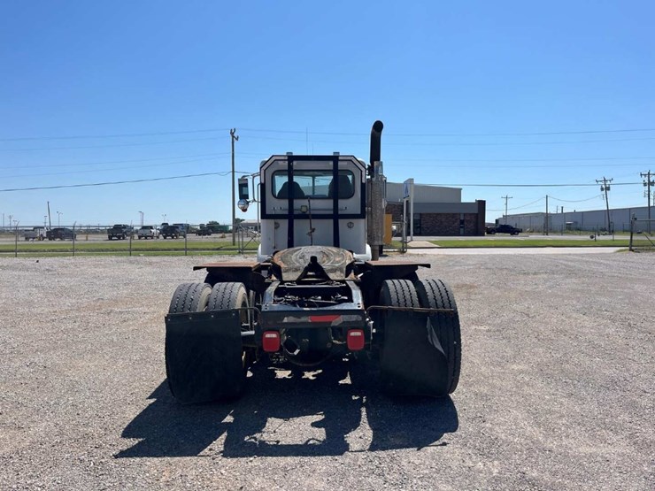 2012-peterbilt-388-image-5