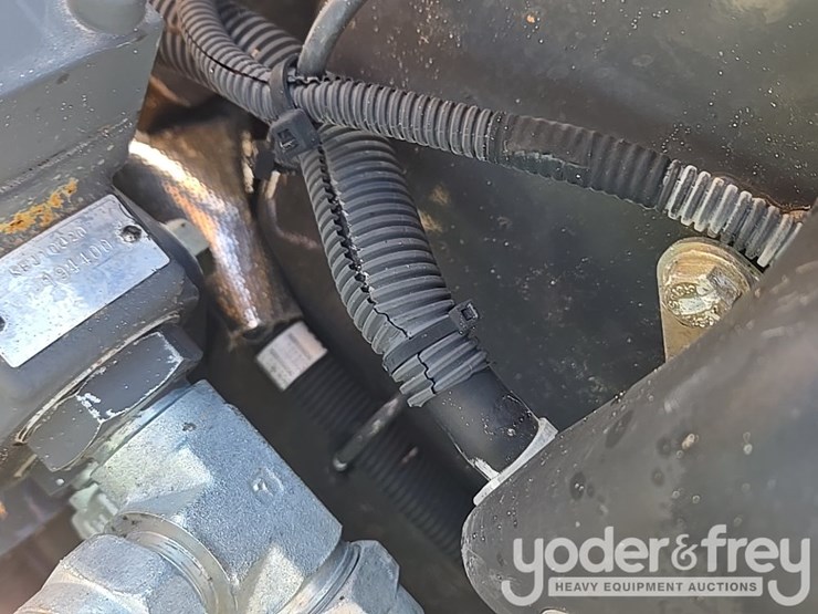 2021-case-cx210-lc-image-86