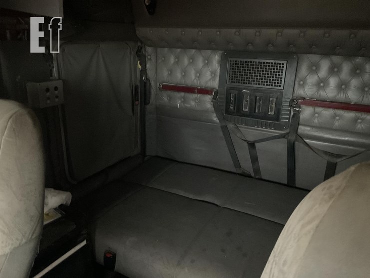 kenworth-w900l-image-9