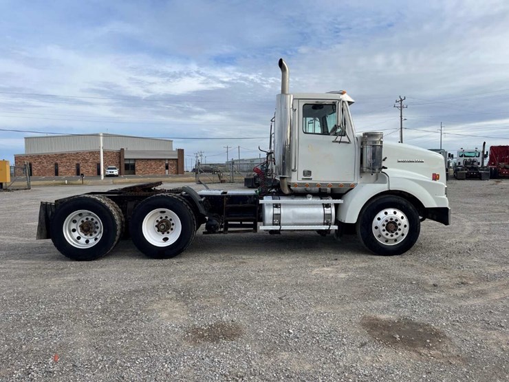 2016-western-star-4900-image-4