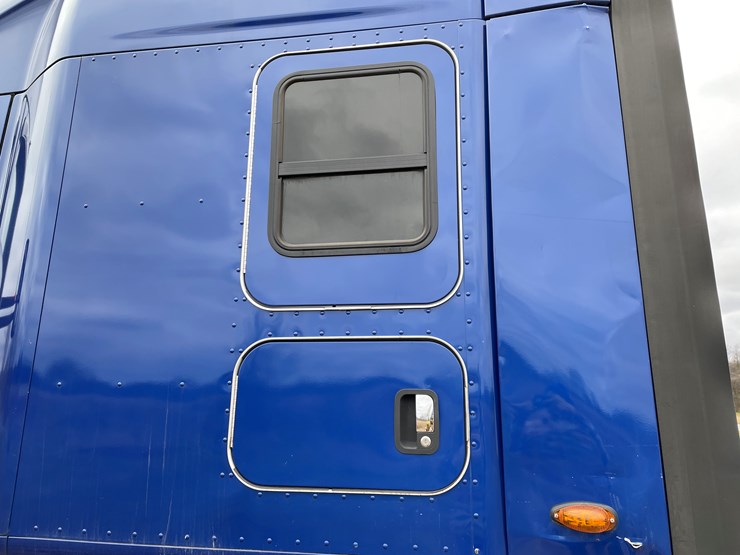 kenworth-t680-image-22