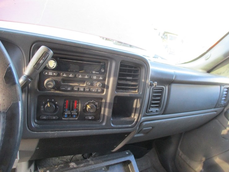 chevrolet-suburban-image-11