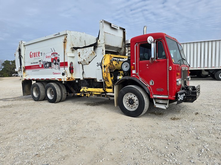 2003-peterbilt-320-image-42