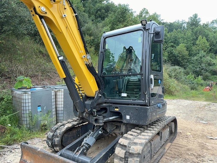new-holland-e60c-image-6