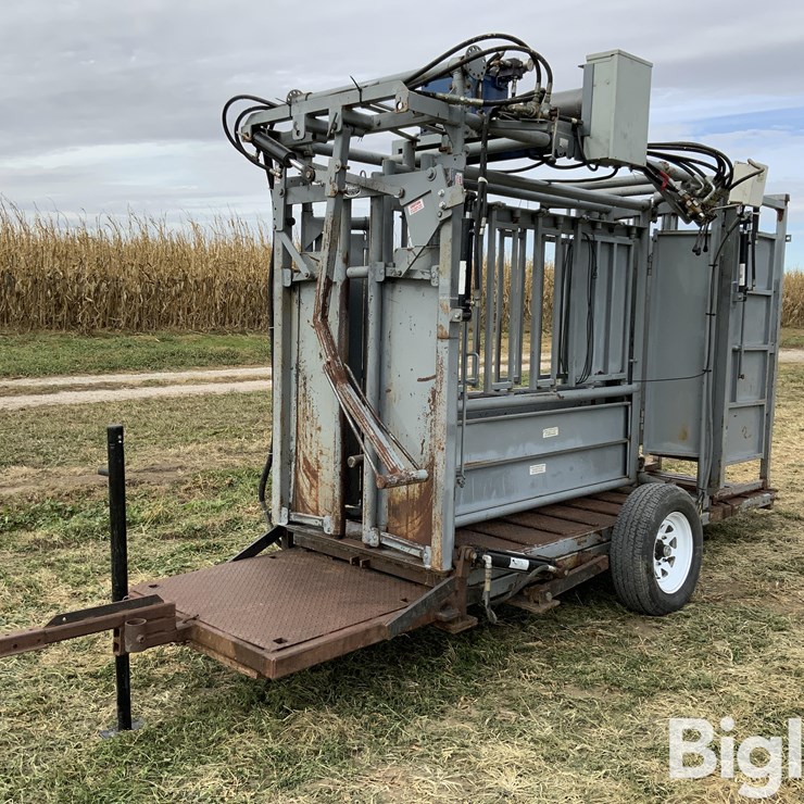 Pearson Portable Hydraulic Squeeze Chute