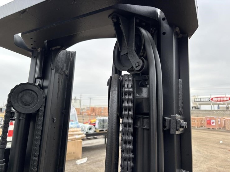 2020-mitsubishi-fg25n-image-15