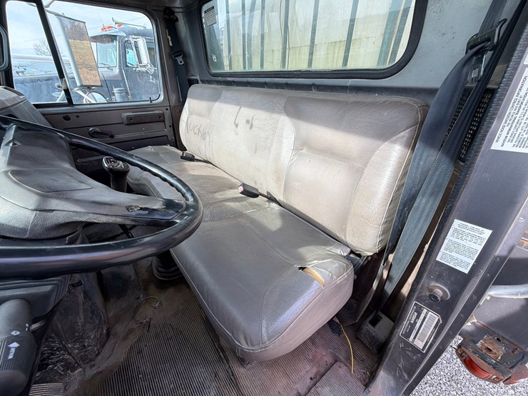 international-4700-image-15