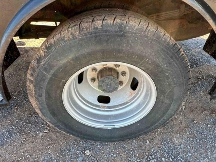 2024-ford-f350dually-1-ton-image-18