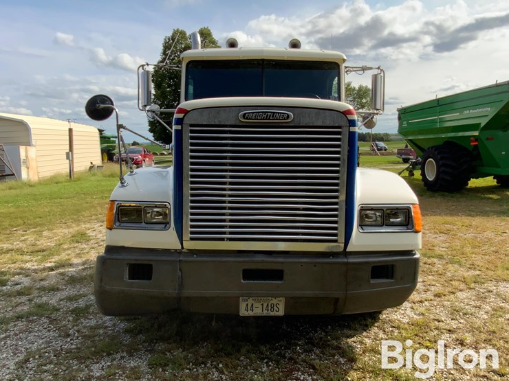1997-freightliner-fld120-image-2