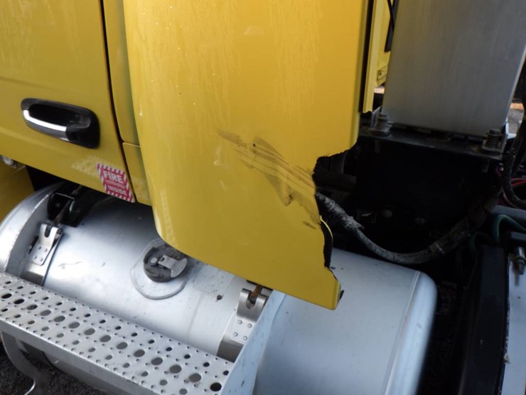 2018-peterbilt-579-image-15