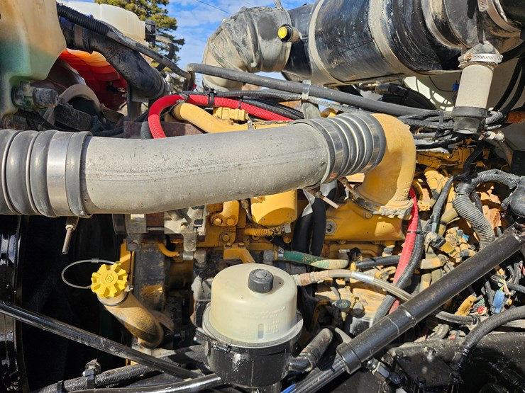 2009-peterbilt-365-image-49