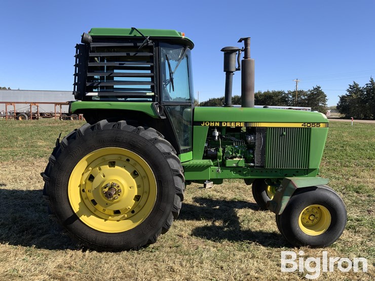 john-deere-4055-image-4