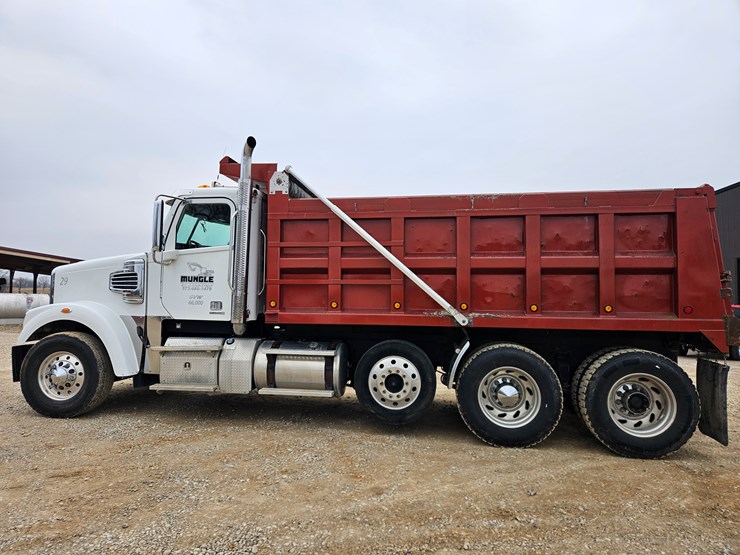 freightliner-122sd-image-9