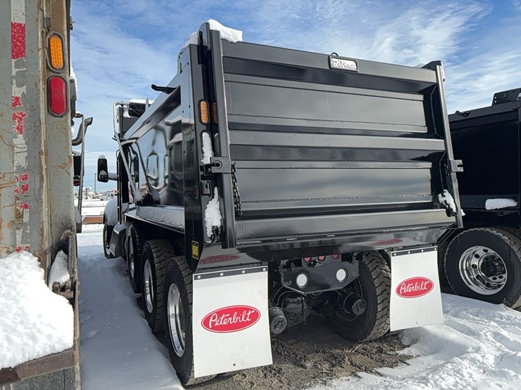 peterbilt-567-image-8