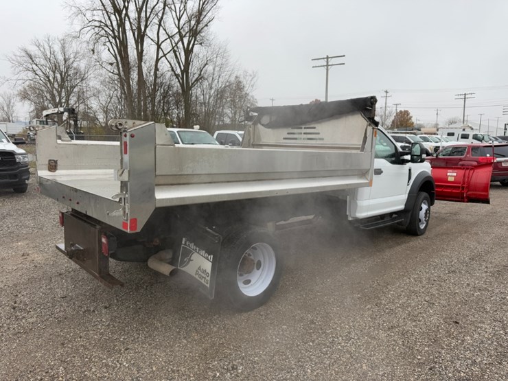 2022-ford-f550-image-3