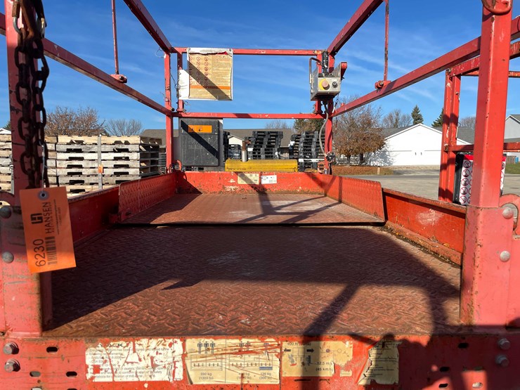 #6230-•-skyjack-4632-scissor-lift-(o9)-image-16