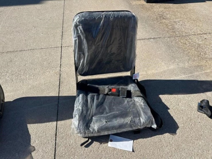 mower/tractor/utility-vehicle-replacement-seat-image-1