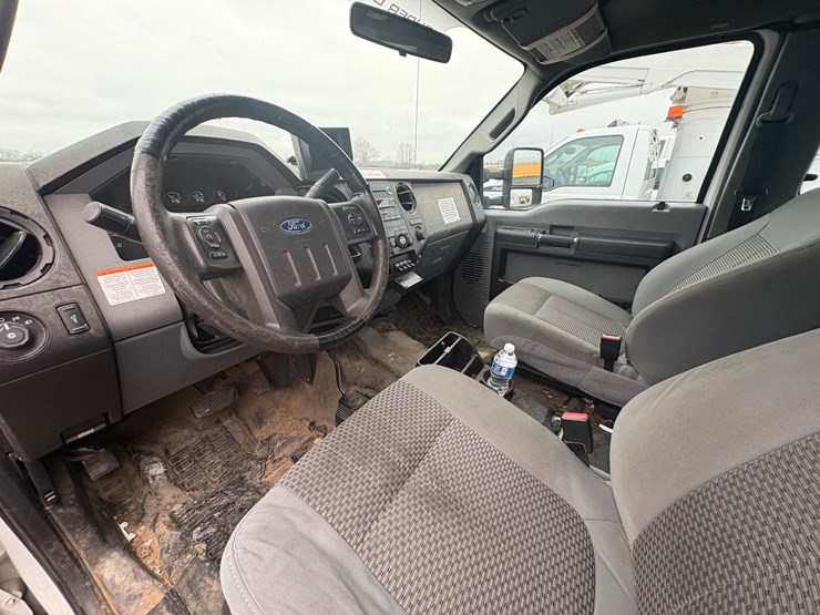 ford-f550-xl-image-18