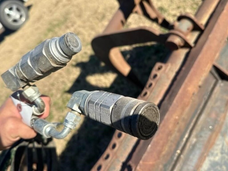 shopbuilt-hydraulic-skid-steer-grapple-bucket-image-10