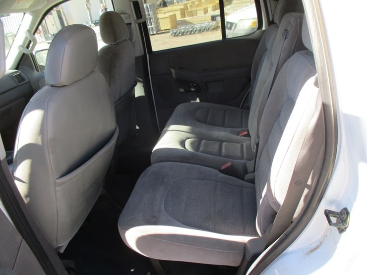 ford-explorer-xlt-image-9