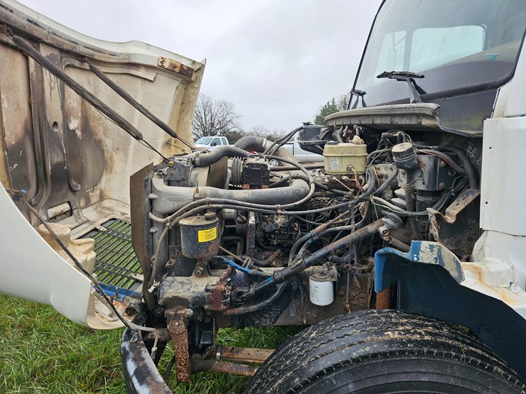 freightliner-fl70-image-27