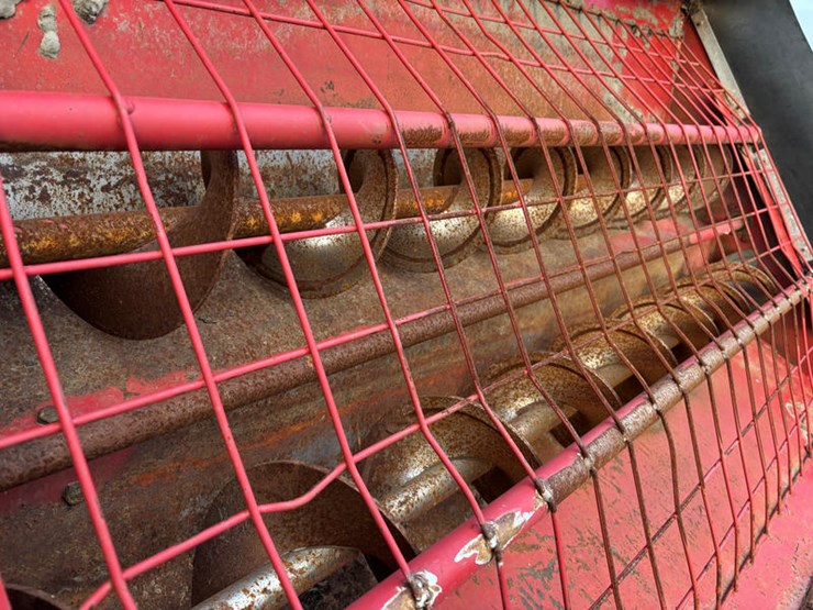 #10992-•-10x63-swing-away-auger-image-6