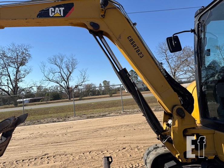 2019-caterpillar-305.5e2-cr-image-17